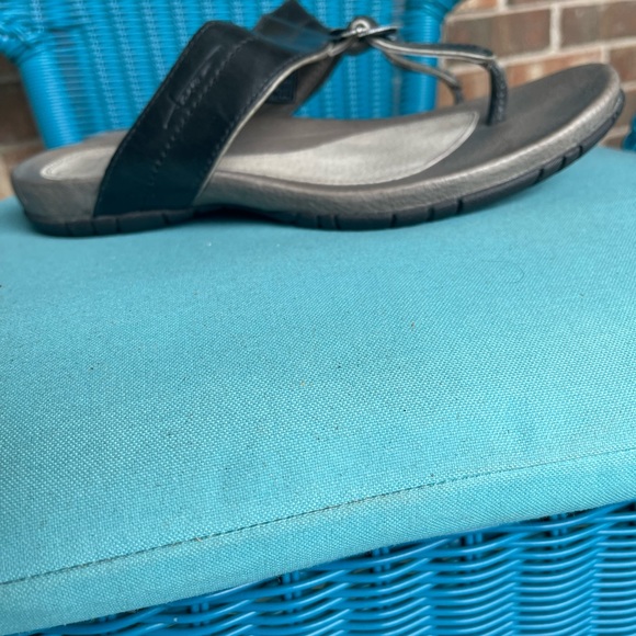 Teva Kellie Luxe Leather Thong Sandals - Picture 2 of 3